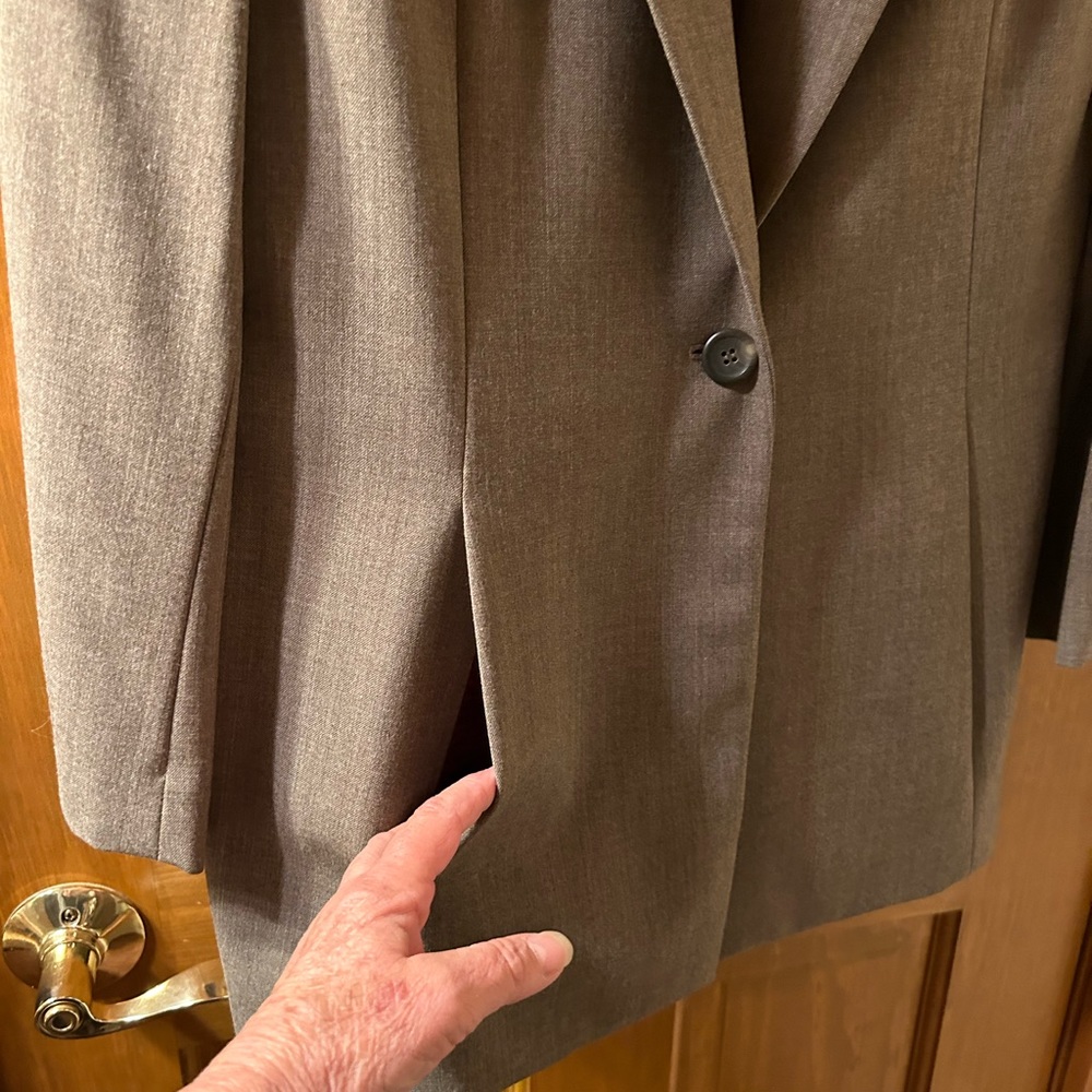 Jones New York 2 Piece Skirt Suit, Size 12 🍎 - Picture 3 of 7
